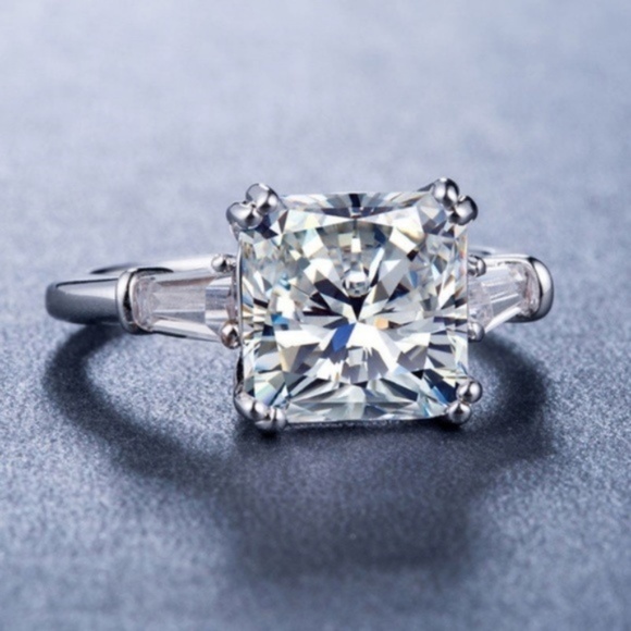Jewelry - New 925 Silver Ring Princess Cut White Sapphire